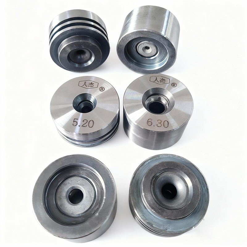 Pressure Die with Combined Casings